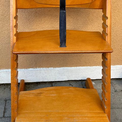 Stokke tripptrapp stol med bøyle