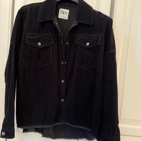 Skjorte/jakke i cord Zara