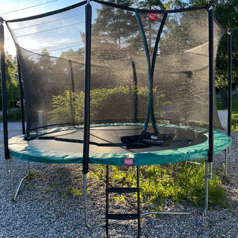 Berg Favorit 430 Trampoline selges