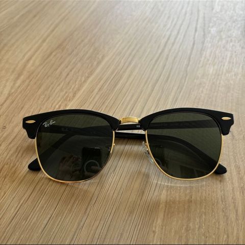 Rayban clubmaster..