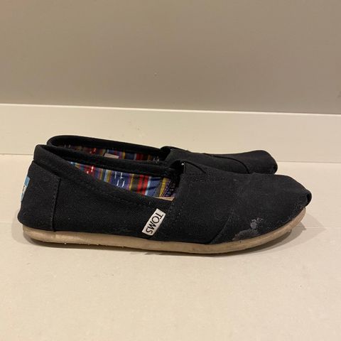 Toms