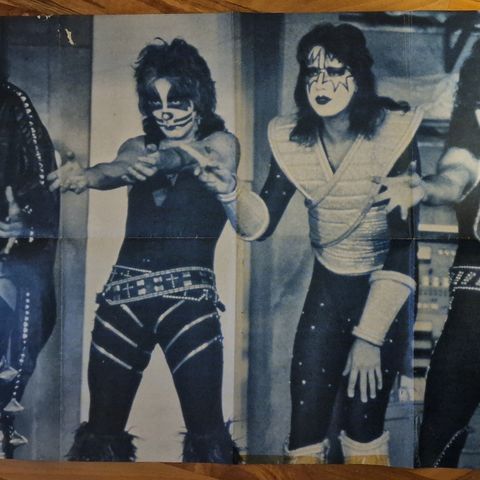 Kiss poster fra Pop Foto