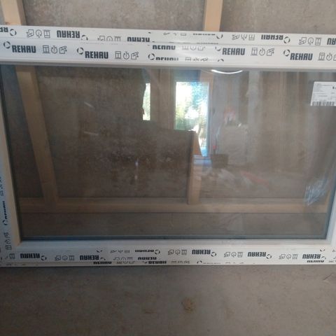 Plast/aluminium vindu 80hx130b