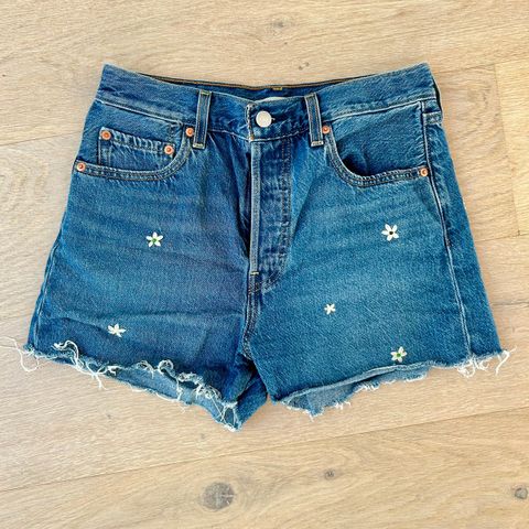 Levis Ribcage Shorts str 28