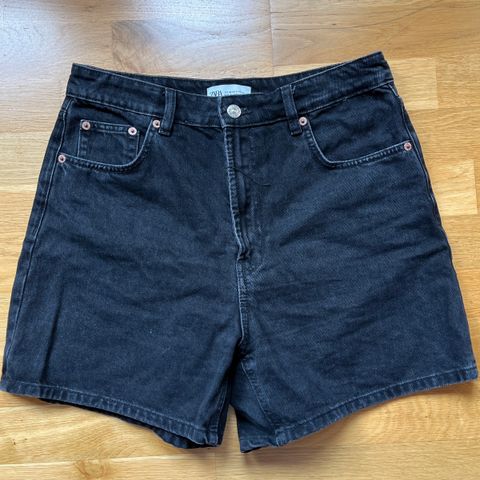 Denim shorts fra Zara