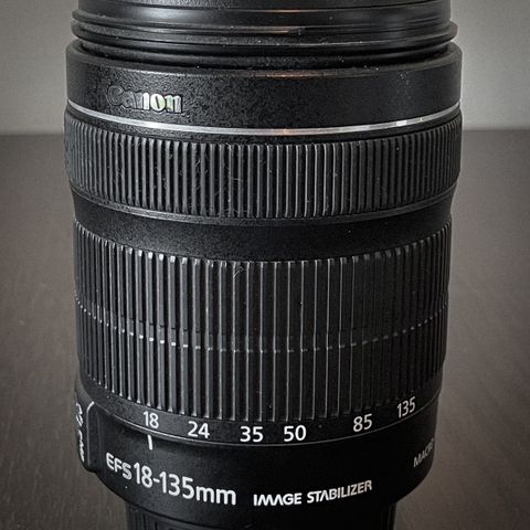 Canon EF-S 18-135mm f/3.5-5.6 IS STM