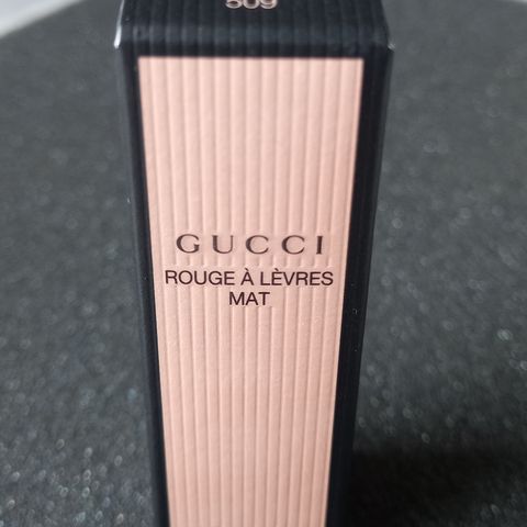 GUCCI Lip Color. Farge: 208 "They Met In Argentina "