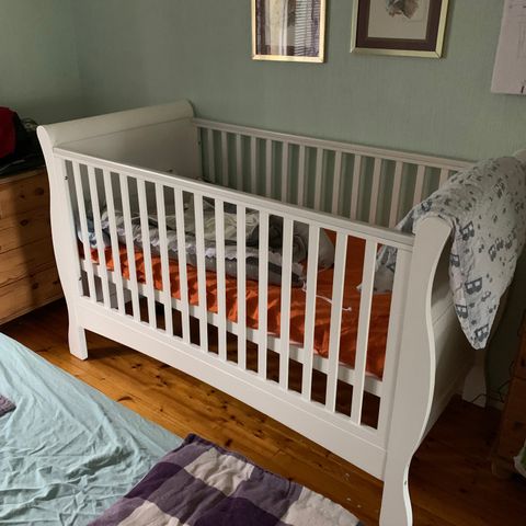 Izziwotnot bailey sleigh cot bed