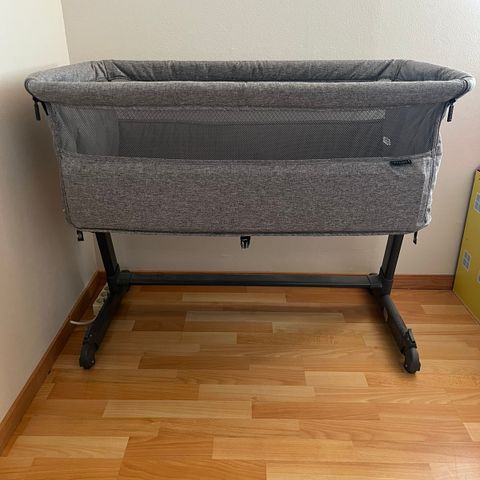 Tova bedside crib