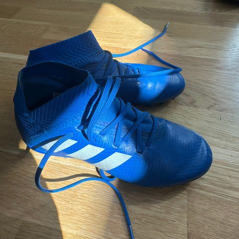 Str 31 1/2 Adidas fotball sko