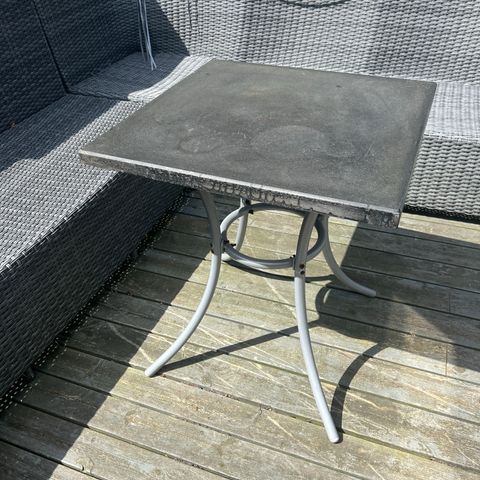 Hage bord 60 x60 høyde 70