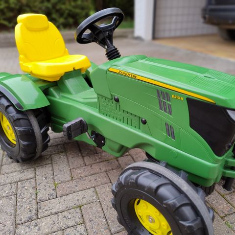 John Deere traktor 6210r