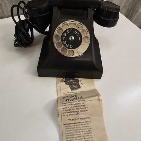 Gammel telefon over 90 år. 1932