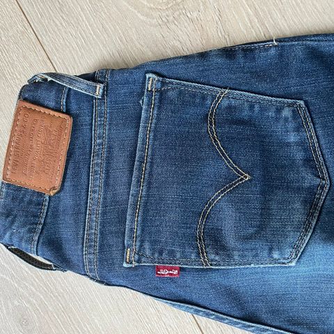 Levis 725