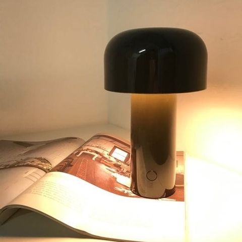 Flos Bellhop bordlampe, brun