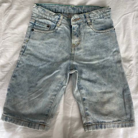 Shorts fra Zara Str 122 selges kr 50