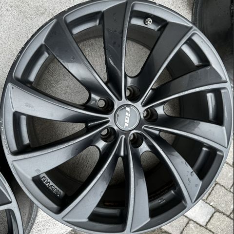 Kupp! 4 stk 19" Rial felger til salgs. Passer Tesla Model S