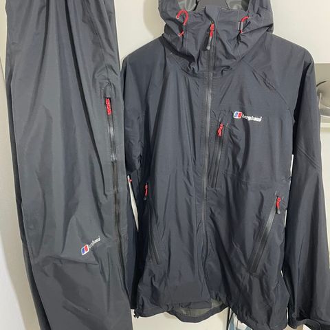 Berghaus regnsett str L