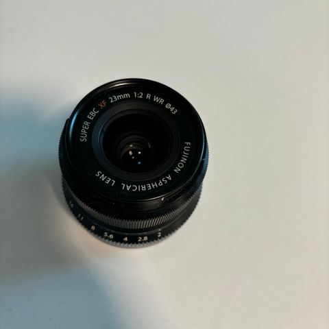 Fujinon XF 23mm f/2,0 R WR svart