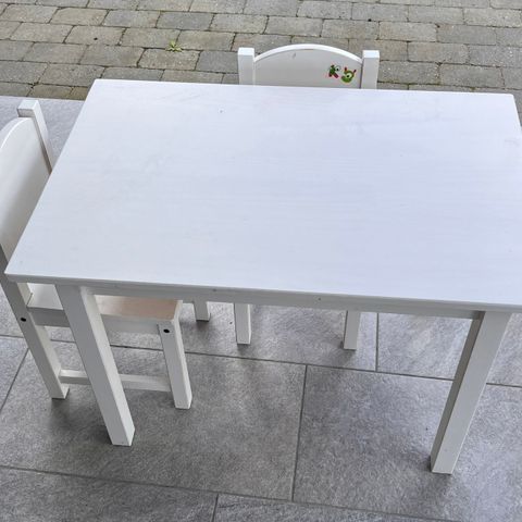 IKEA Sundvik bord og stoler