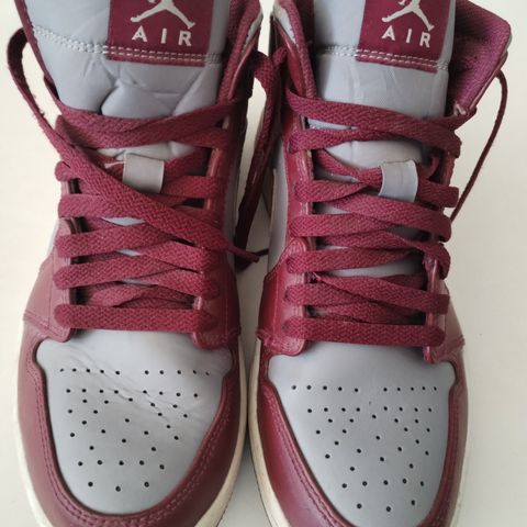 Air Jordans Mid str 40