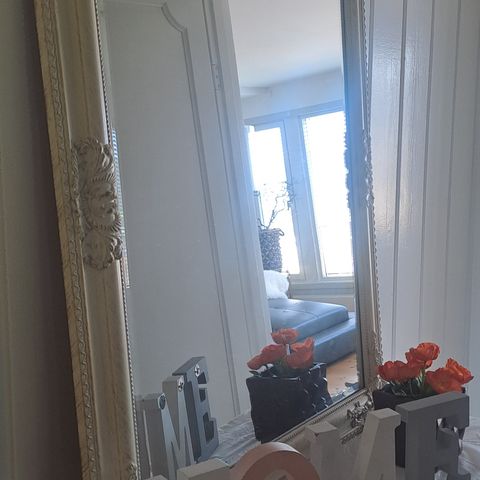 Nydelig hvitt speil