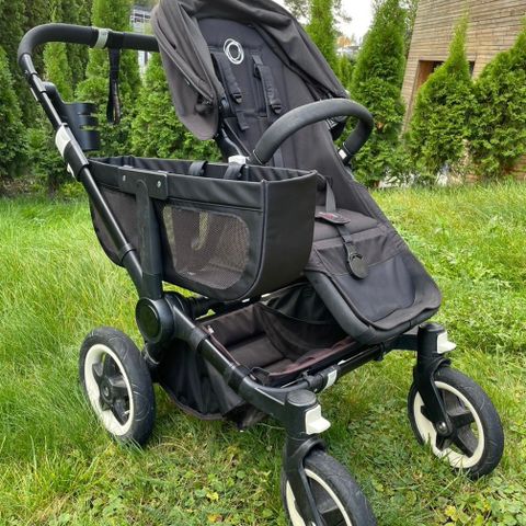 Pent brukt Bugaboo Donkey duo Twin med mye utstyr