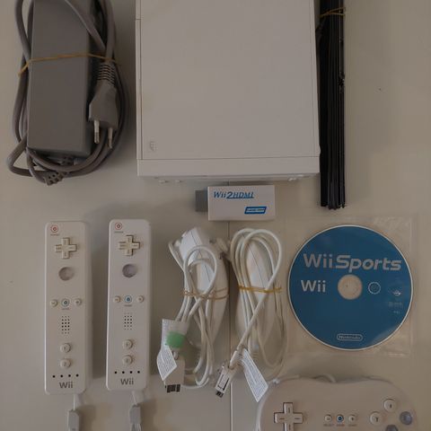 Nintendo Wii med kontrollere, nunchuks, Wii sports  + HDMI adapter