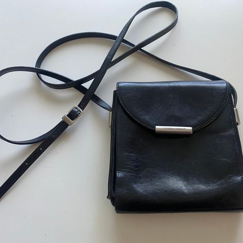 CLAUDIO FERRICI crossbody veske