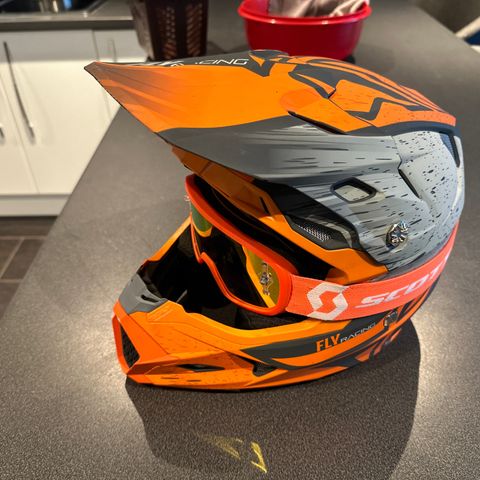 FLY Racing hjelm - (cross/BMX)
