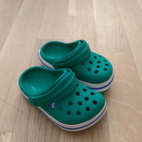 Crocs for barn str 20/21