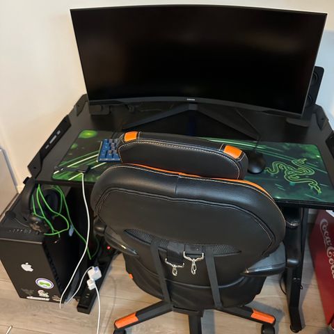 Komplett kjempe bra gaming set-up