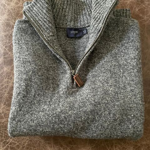 Grå genser - 100% Lamb Wool - M