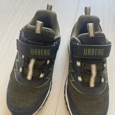 Ubrukte sko fra Urberg, størrelse 34