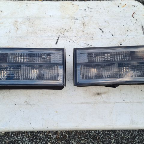 BMW E30 sorte baklys / Black rear tail lights - facelift 87-90