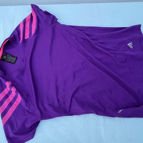 Treningstøy: overdeler strl M (Adidas, Nike)