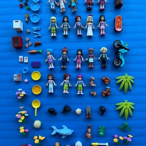 18 Lego Friends Figurer og tilbehør