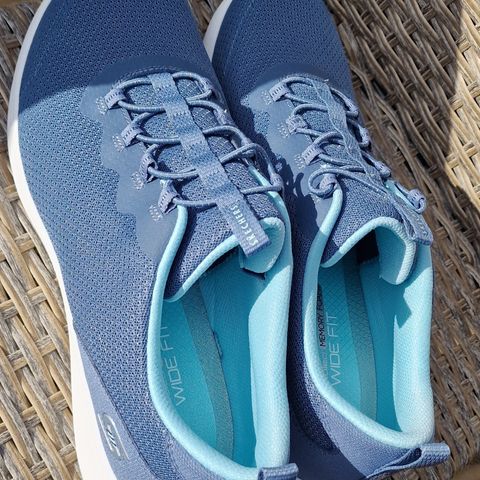 Helt nye Skechers komfort- sneakers med  memory form joggesko syr. 40