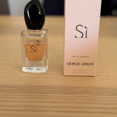 Giorgio Armani Si Perfume