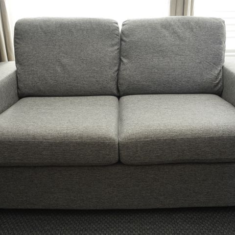 Gråspettet sofa, Brukt som ny, kr 1000