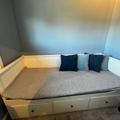 IKEA Hemnes seng med én madrass