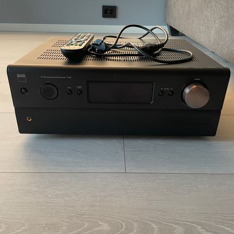 NAD T748