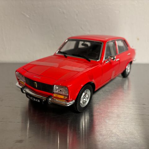 1:18 Peugeot 504 fra Welly selges