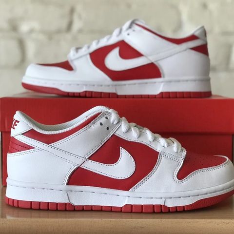 Dunk Low University red