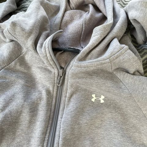 Hettejakke fra UnderArmour