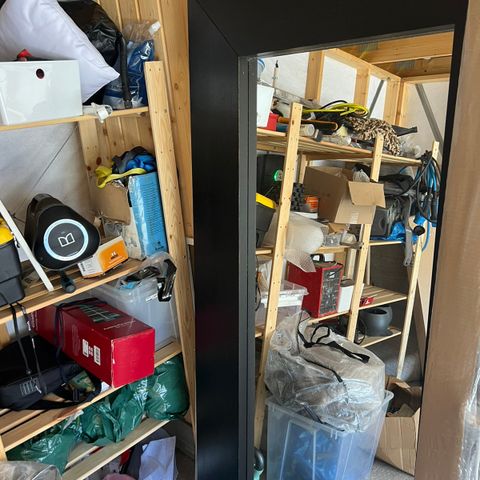 Eldre IKEA speil selges rimelig stått i garasjen blir ikke brukt noen merker