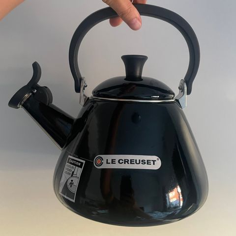 Le Creuset Vannkjele med fløyte 1,6L , svart