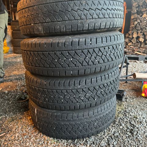 Bridgestone vinterdekk med felger 205/65r16 4stk