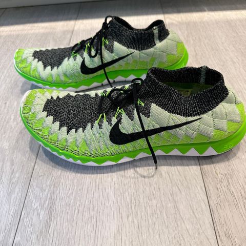 Nike,  43 (27,5)  herresko