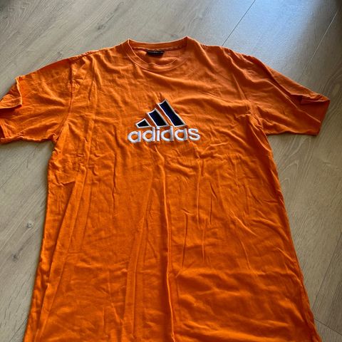 Vintage Adidas T-skjorte